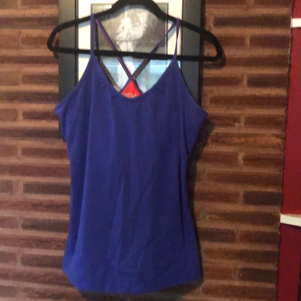 Mountain hardware yoga tank.
